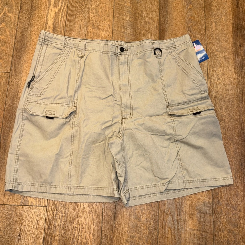 NWT Men’s Khaki Wrangler Shorts Size 46